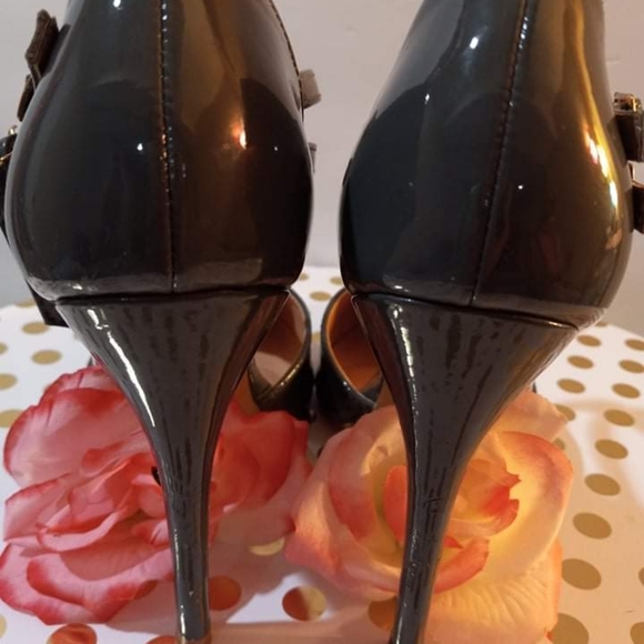 Heels - Picture 4 of 7